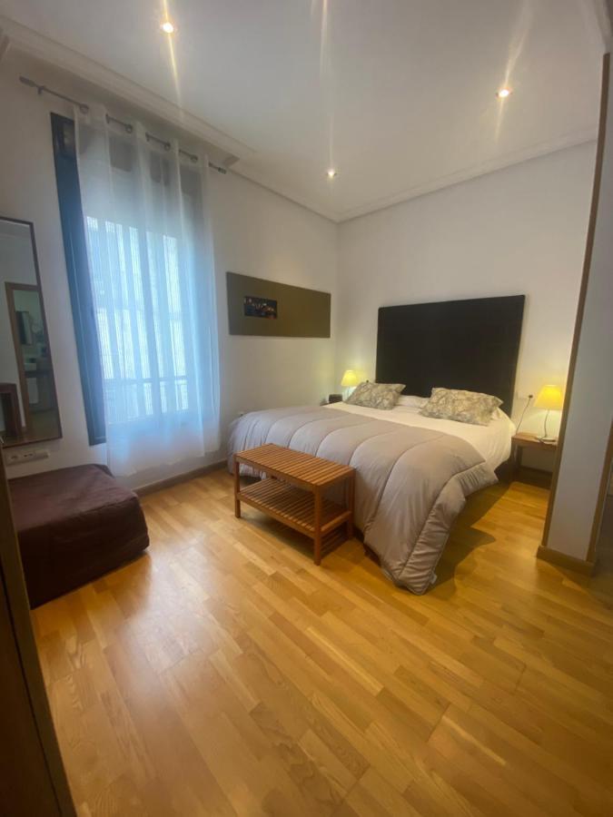 Apartamentos Caces Esterno foto
