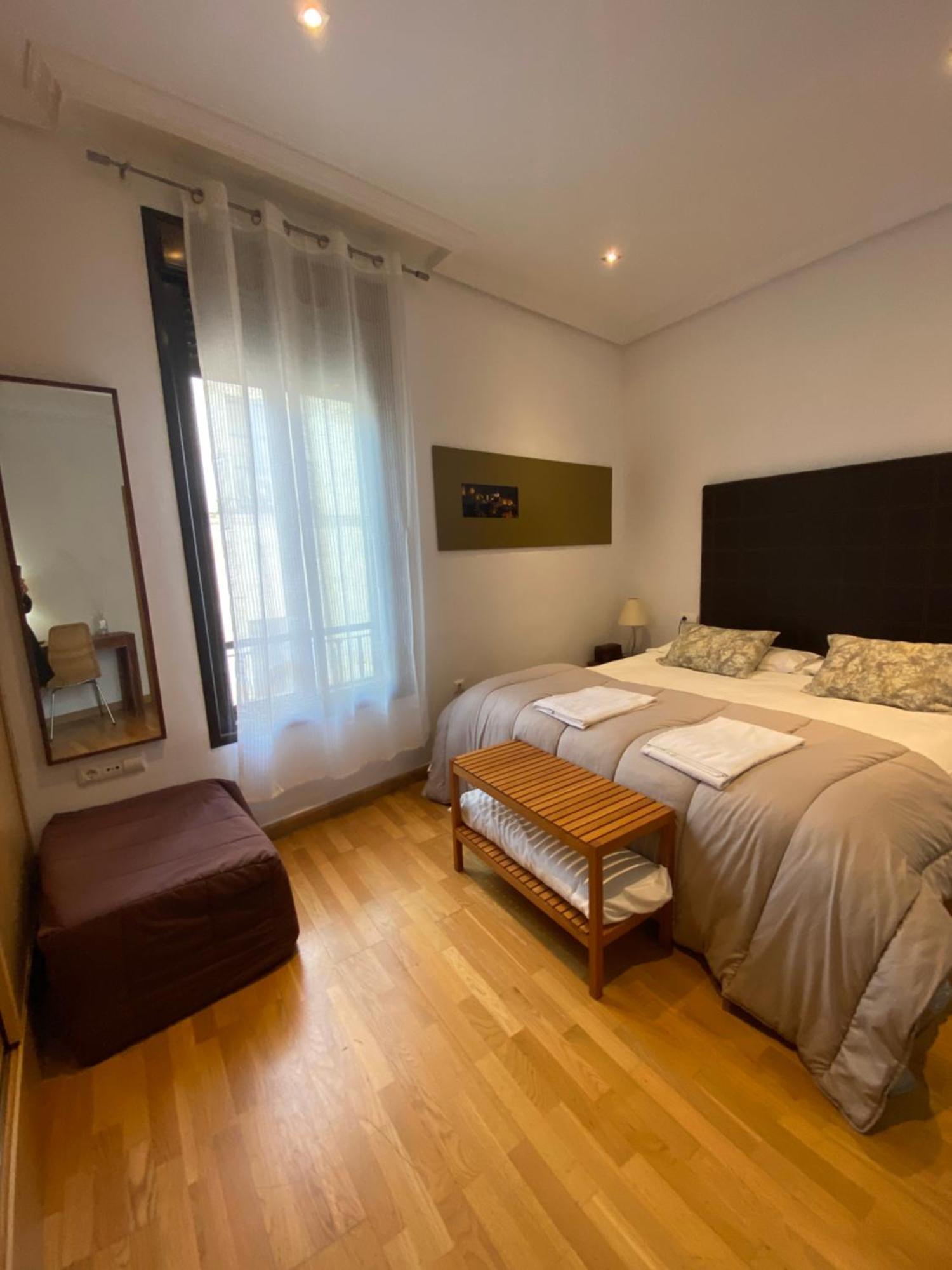 Apartamentos Caces Esterno foto