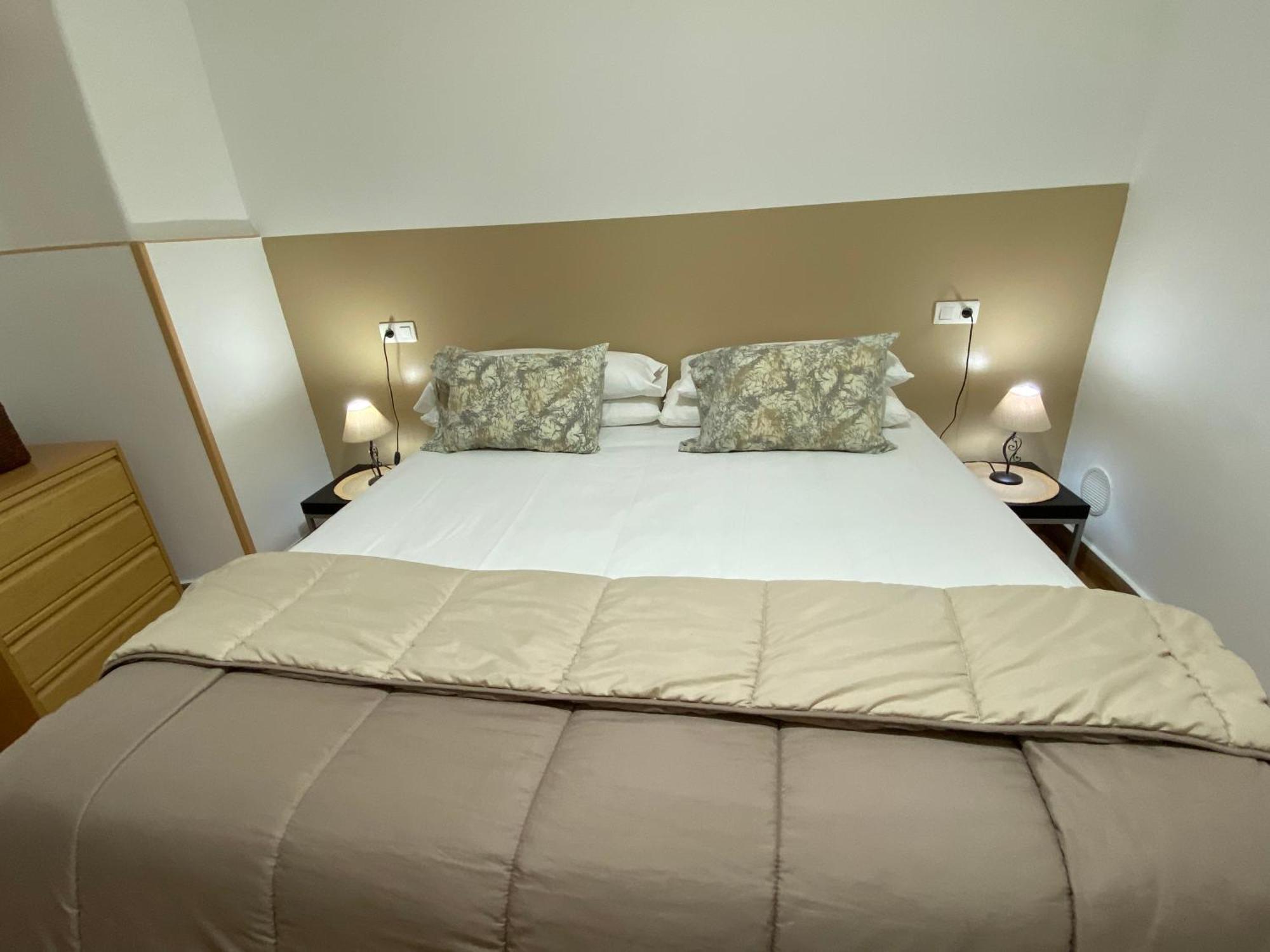 Apartamentos Caces Esterno foto