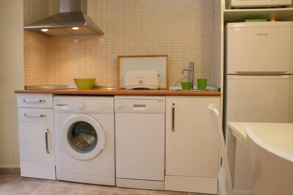 Apartamentos Caces Esterno foto
