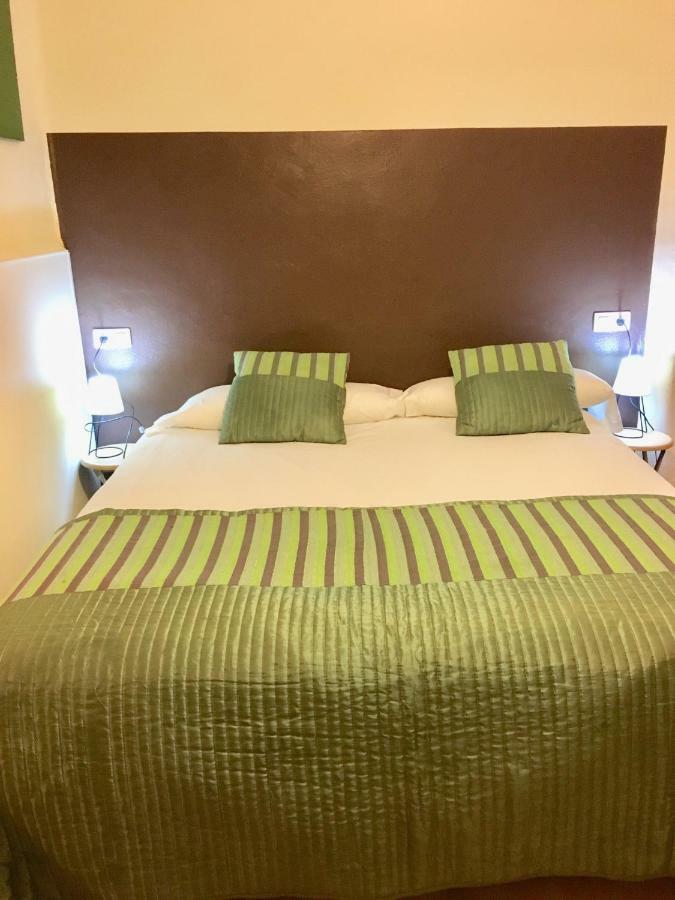Apartamentos Caces Esterno foto